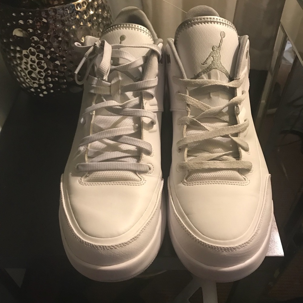 Men’s Nike Jordan flight origin 3. Size 13